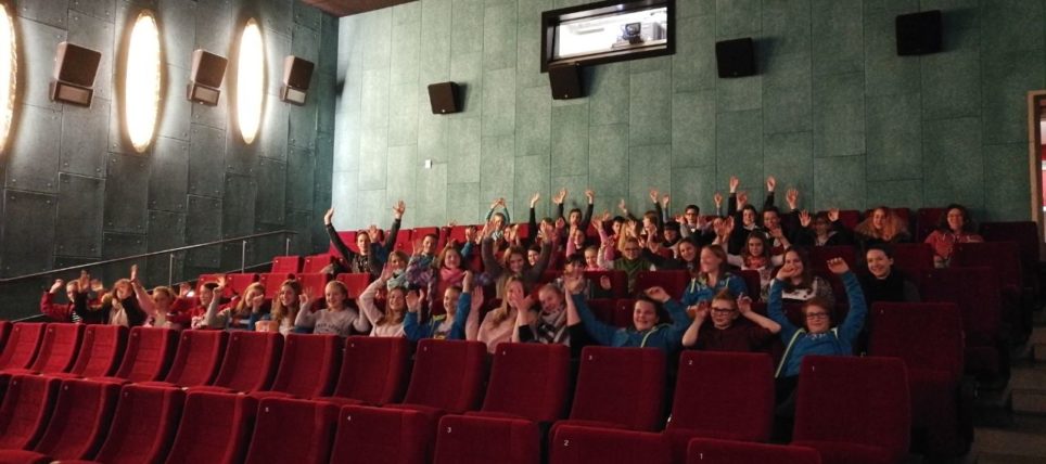 Handballjugend im Universum Kino Backnang